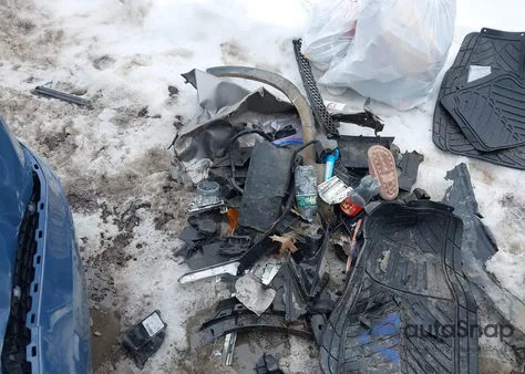 2011 Kia Sorento Lx z USA, uszkodzony, nr VIN 5XYKT3A1XBG129806